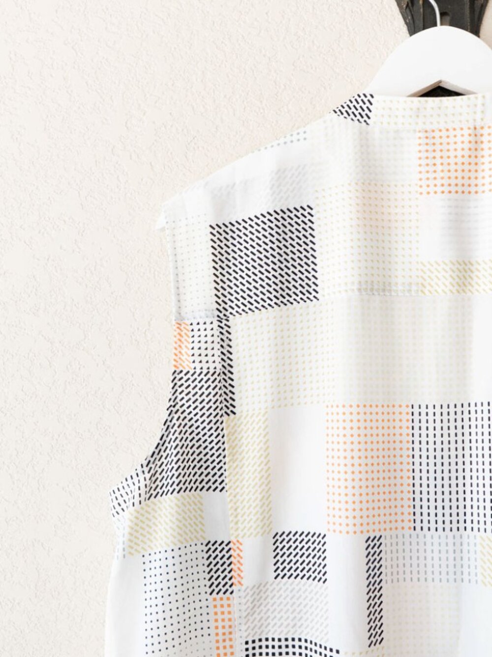 DKNYC Sleeveless Shirt Dress XL White Black Orange Pattern Button Front Modern - Picture 12 of 15